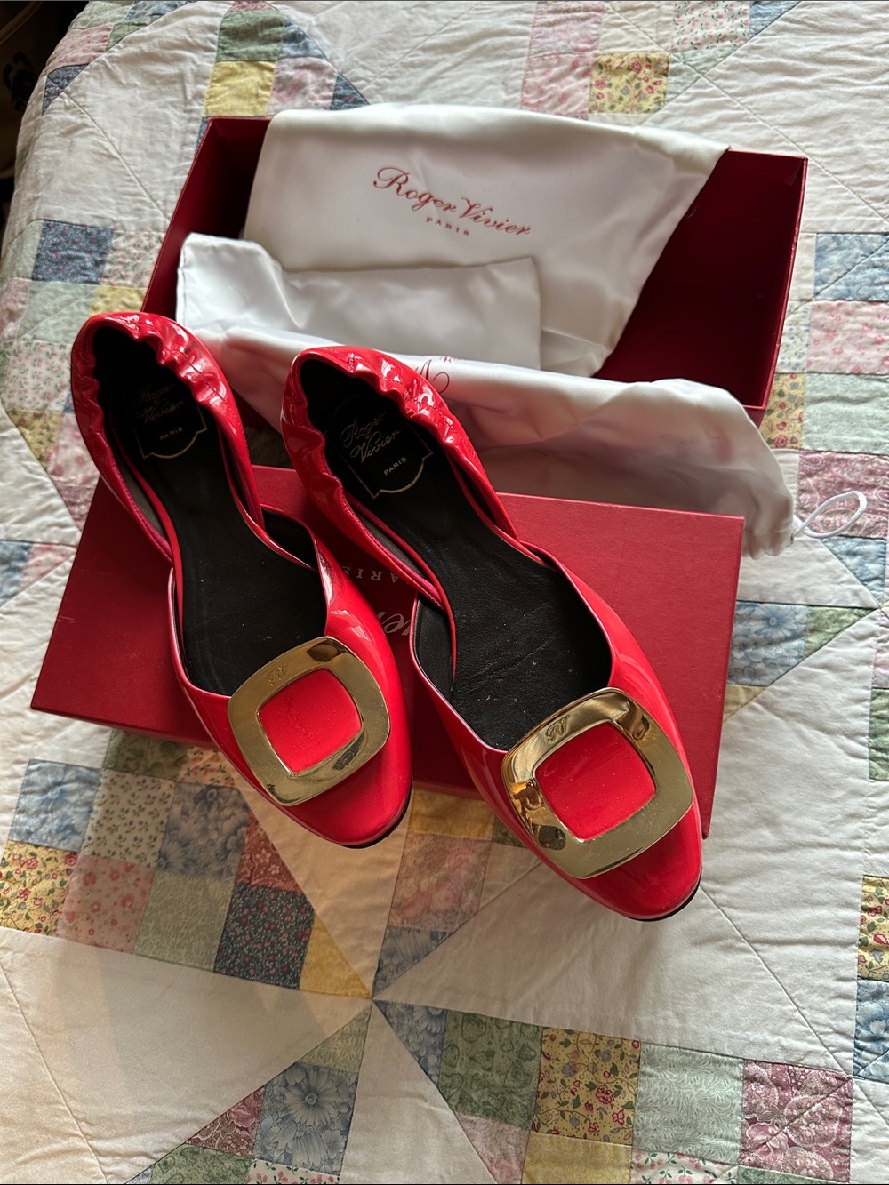 M—Roger Vivier Red Patent Ballet Flats with Gold Buckle